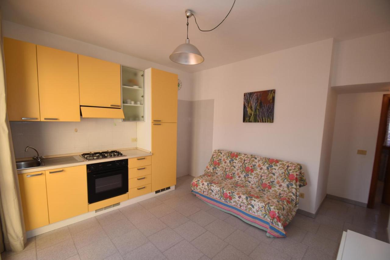 Appartamenti Sabbia - Zona Mare Con Terrazze, Clima, E Posti Auto Marina di Campo Εξωτερικό φωτογραφία